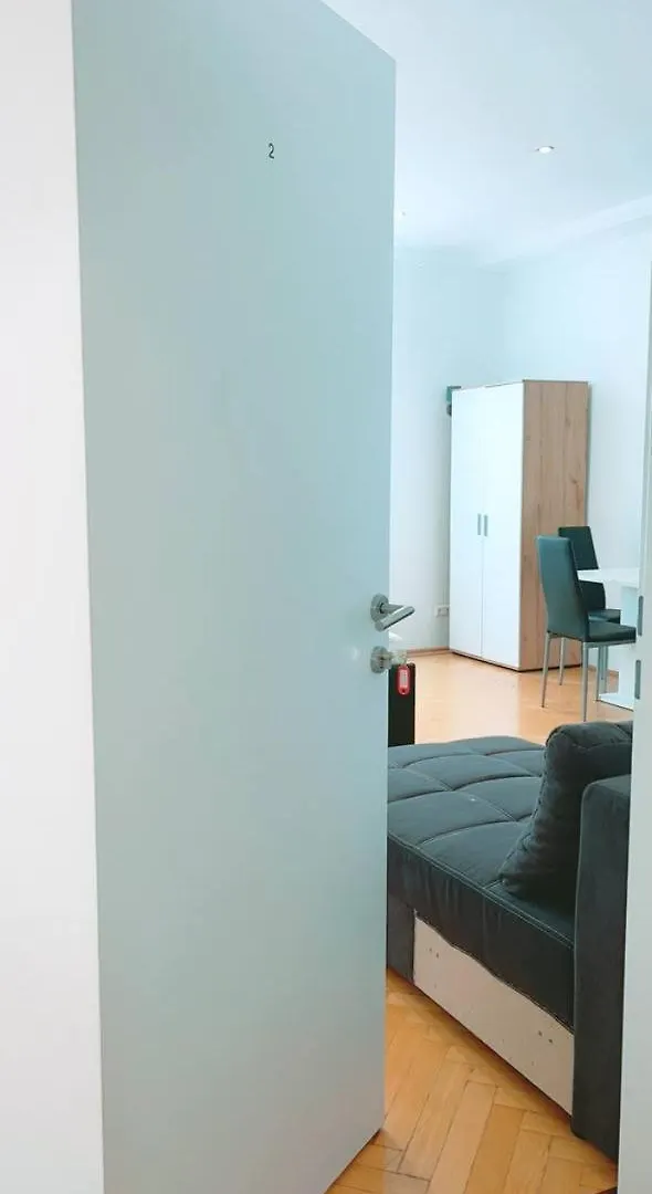 Cozy Room In Keplerplatz Kp Q ウィーン 0*,  オーストリア