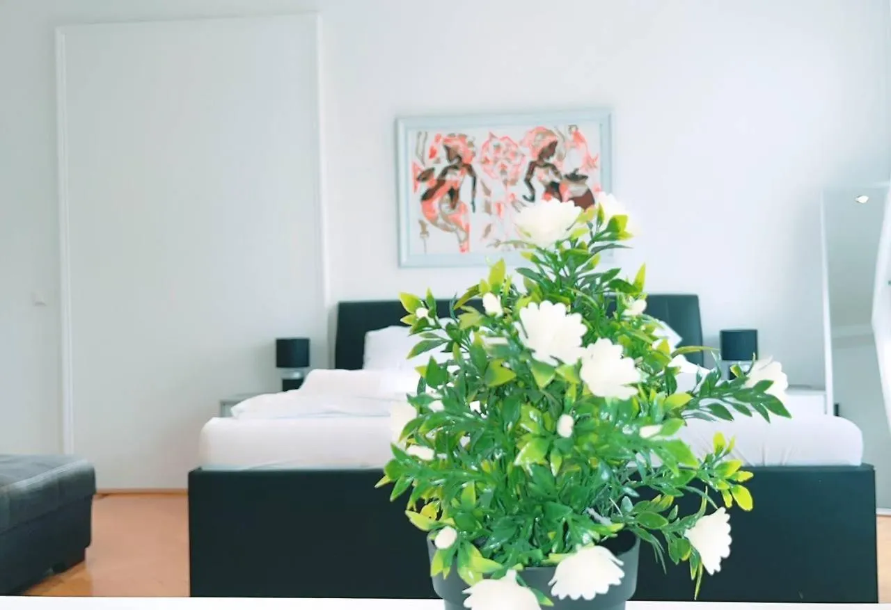 Cozy Room In Keplerplatz Kp Q ウィーン 0*,  オーストリア